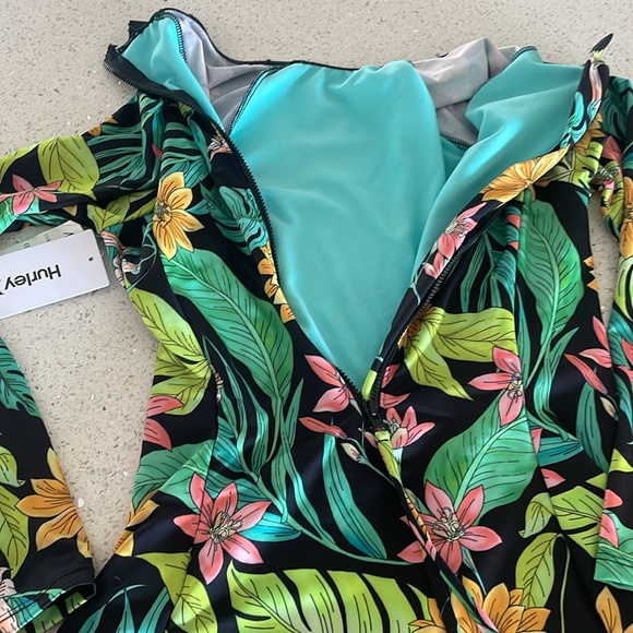 NEW Hurley Swim Suit - Picture 6 of 9